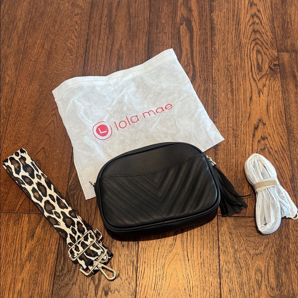 Crossbody bag & Social Threads Leopard bag strap